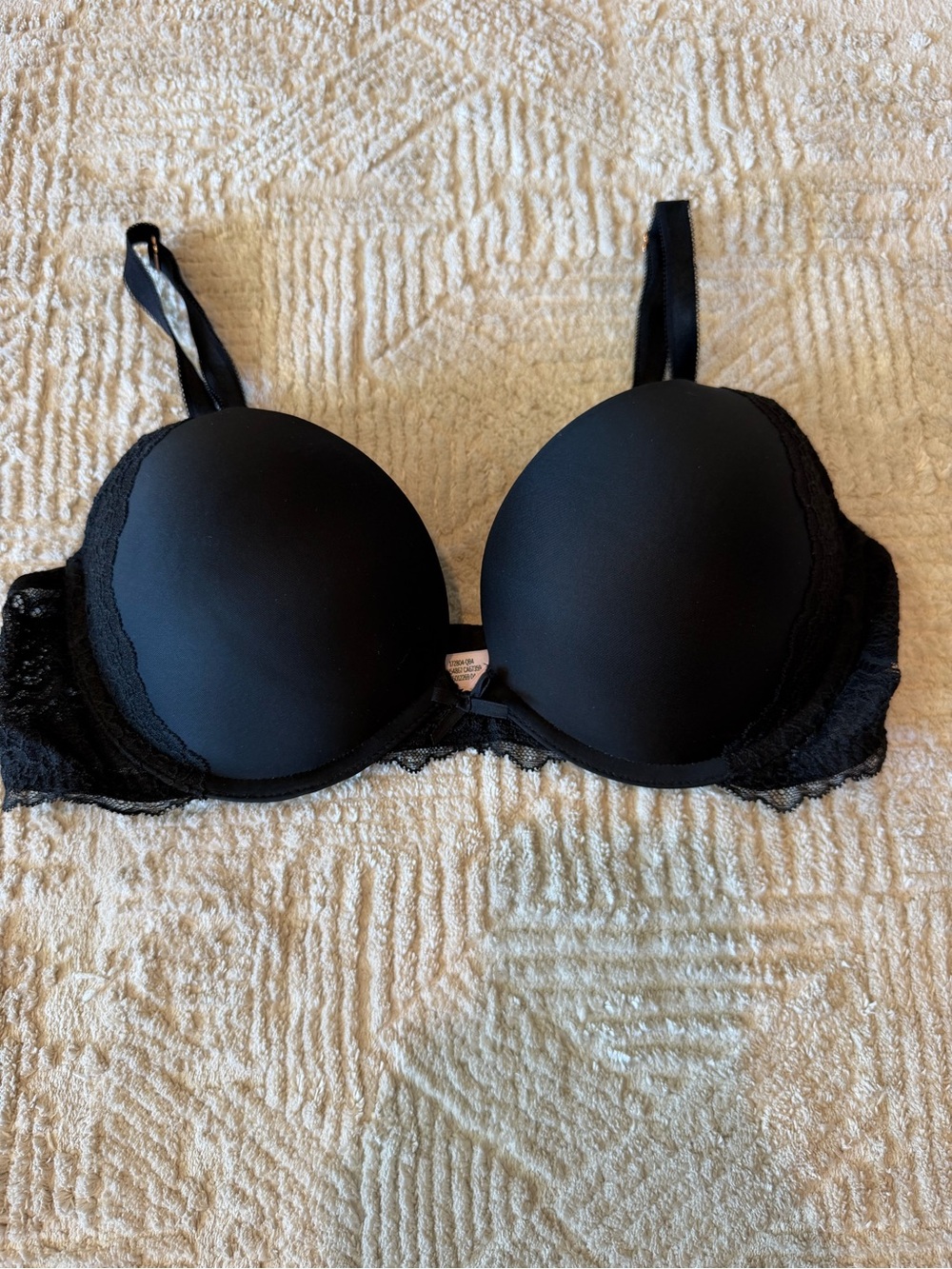 Victoria’s Secret Dream Angels Black Lace Push-Up Bra Size 36C